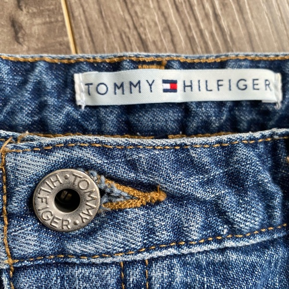 Vintage Tommy Hilfiger 100% cotton denim skirt, small slit in sides, size small - Picture 6 of 10